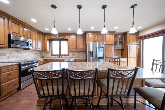 1417 Raleigh Dr in Burnsville, MN - Building Photo - Building Photo