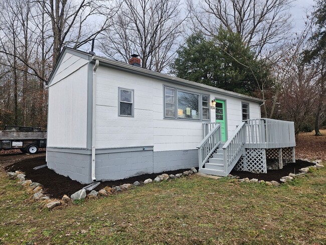 25274 Jefferson Davis Hwy in Ruther Glen, VA - Building Photo - Building Photo