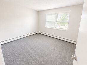 A1 Colonial Dr, Unit 5 in Andover, MA - Foto de edificio - Building Photo