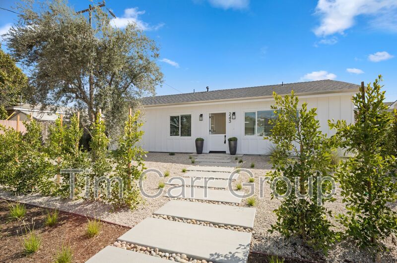 243 E 20th St in Costa Mesa, CA - Building Photo