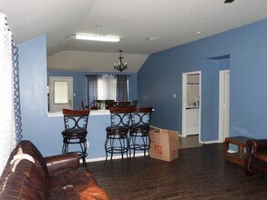 5707 Goldfinch Way in Dallas, TX - Building Photo - Building Photo