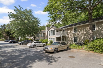 2005 Augusta Dr in Marietta, GA - Building Photo - Building Photo