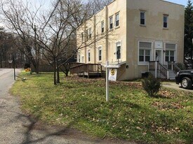 112 Magnolia Ave, Unit B in Pasadena, MD - Building Photo