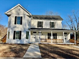 218 College St in Oxford, NC - Building Photo