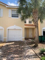 6366 Landings Way in Tamarac, FL - Building Photo