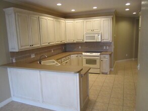 136 Rue De Montserrat in Norman, OK - Building Photo - Building Photo