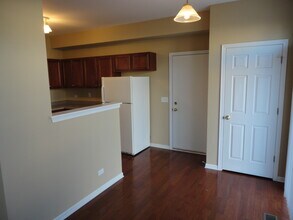 1825 Bluestem Cir in Aurora, IL - Building Photo - Building Photo