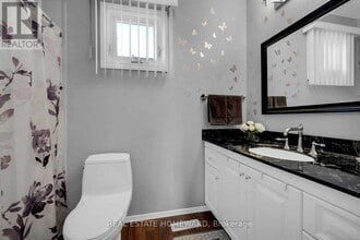 784 Hill Gate in Newmarket, ON - Building Photo - Building Photo