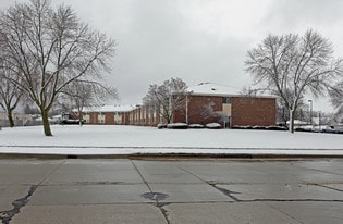 Tuscan Villas Apartments in Kenosha, WI - Building Photo
