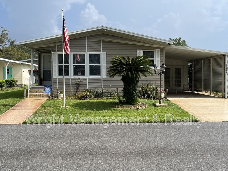 38202 Woodgate Ln in Zephyrhills, FL - Building Photo