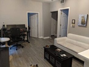 520 N May St, Unit 1 in Chicago, IL - Building Photo - Building Photo