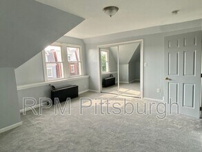 822 Collins St in Pittsburgh, PA - Building Photo - Building Photo