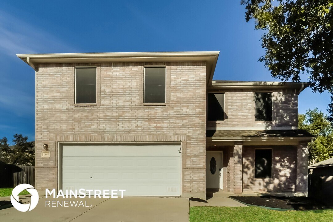 11019 Dublin Briar in San Antonio, TX - Building Photo