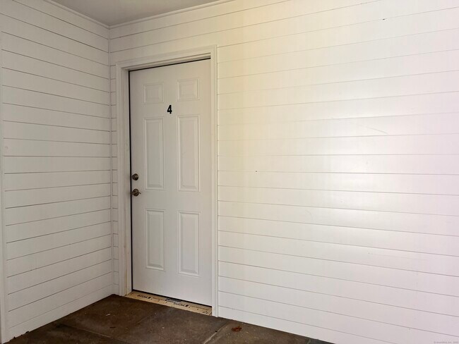 9 Hamilton Ave in Norwalk, CT - Building Photo - Building Photo