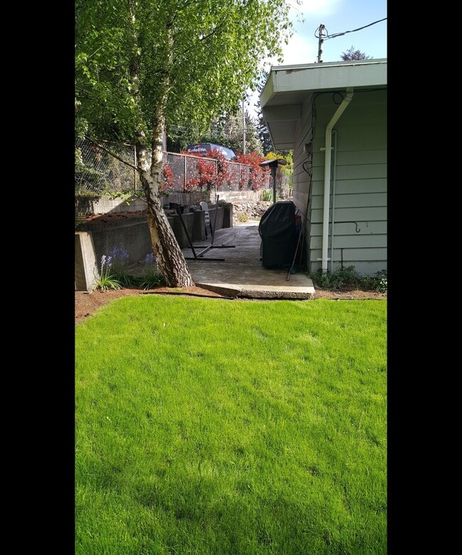 1203 SW 144th St in Burien, WA - Foto de edificio - Building Photo
