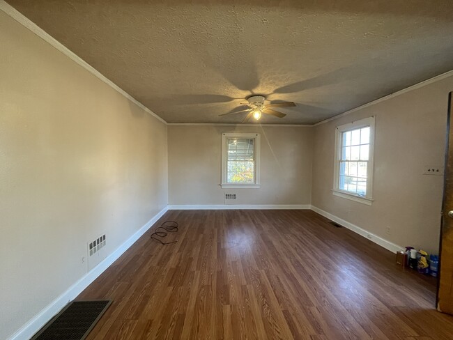 270 Crescent Ln in Monroe, VA - Building Photo - Building Photo