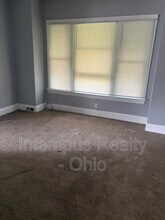 112 E 2nd St in Girard, OH - Building Photo - Building Photo