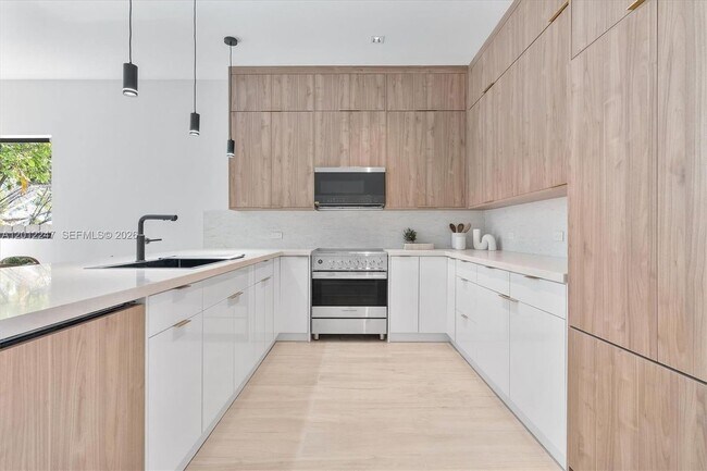 property at 4715 N Miami Ave