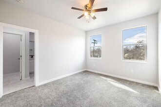 600 Kimbro St in Taylor, TX - Building Photo - Building Photo