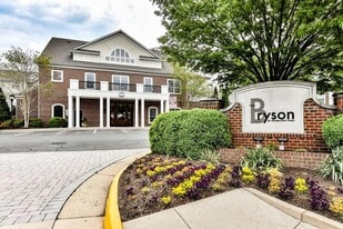 12913 Centre Park Cir, Unit 302 in Herndon, VA - Building Photo