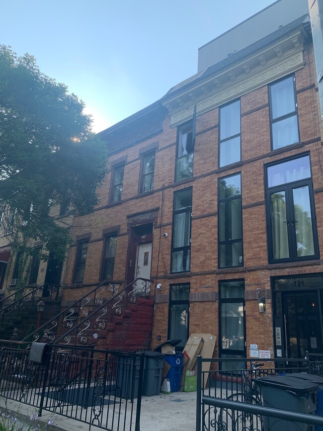 119 Woodbine St in Brooklyn, NY - Building Photo - Building Photo