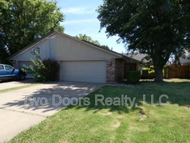 property at 12132 N Dewey Ave