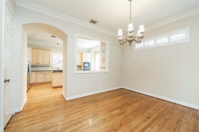 property at 6318 Elm Ct