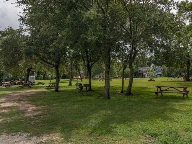 property at 1819 Cove Park Dr