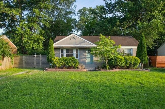 2129 Crystal Dr in Nashville, TN - Building Photo - Building Photo