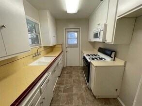 124 N. Maple in Burbank, CA - Building Photo - Interior Photo