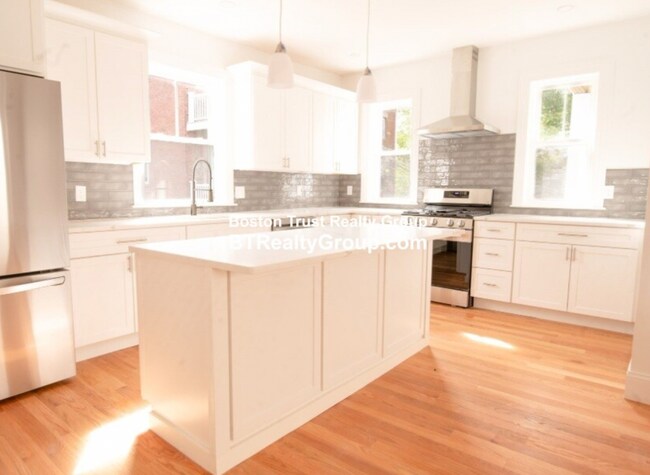 8 Brookside Ave, Unit 1 in Boston, MA - Building Photo - Building Photo