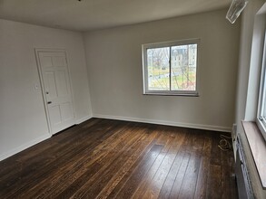 4748 Reading Rd, Unit 4 in Cincinnati, OH - Foto de edificio - Building Photo