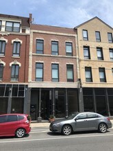 683-685 N Milwaukee Ave in Chicago, IL - Foto de edificio - Building Photo
