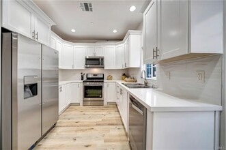 1101 Maclay St in San Fernando, CA - Building Photo - Building Photo