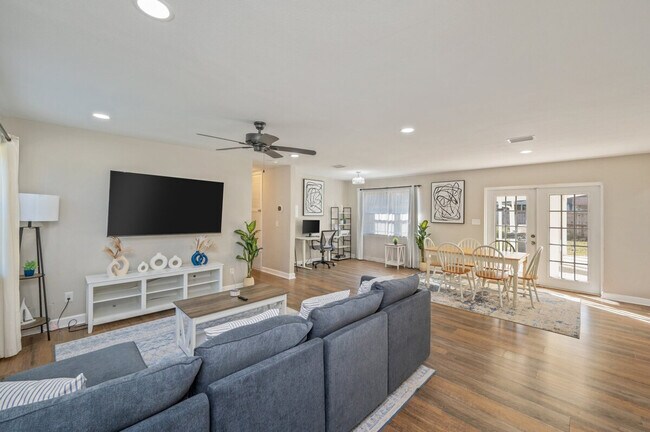 151 N Lorraine Dr in Mary Esther, FL - Foto de edificio - Building Photo