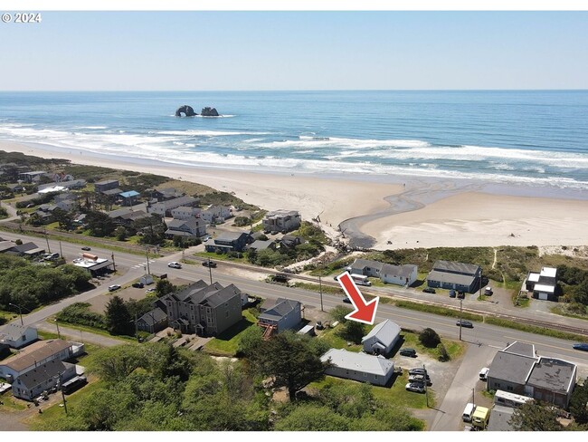 506 US-101 in Rockaway Beach, OR - Building Photo - Building Photo