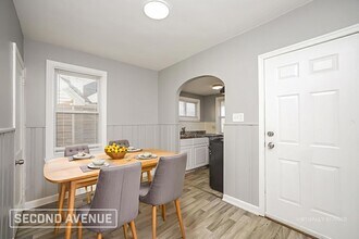 1806 Sundale Ave in Cincinnati, OH - Foto de edificio - Building Photo