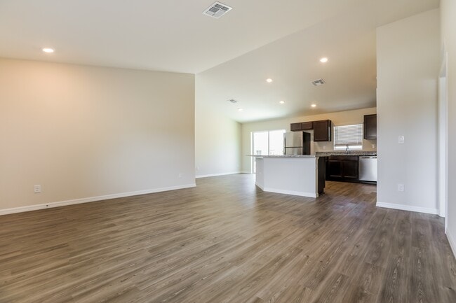 10394 Carnegie Ave in Englewood, FL - Building Photo - Building Photo