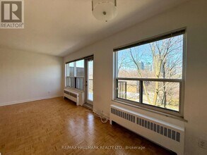 30 Upper Canada Dr in Toronto, ON - Building Photo - Building Photo