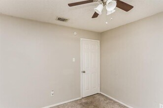 7404 Cheryl Ct in Watauga, TX - Building Photo - Building Photo