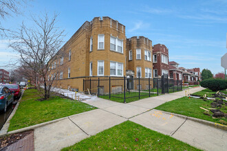 8003 S Ada St in Chicago, IL - Foto de edificio - Building Photo