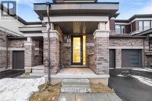 29 Blacklock St in Cambridge, ON - Building Photo