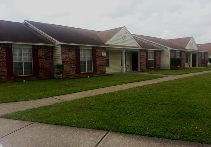 Cherry Brook Apartments in New Iberia, LA - Building Photo