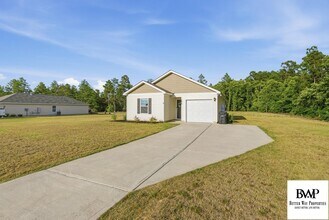 1054 McKittrick Dr in Lugoff, SC - Building Photo - Building Photo