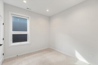 5201 S Wabash Ave in Chicago, IL - Building Photo - Building Photo