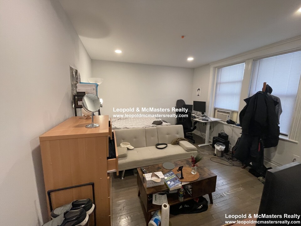 36 Peterborough St, Unit 2 in Boston, MA - Building Photo