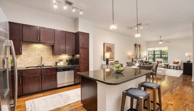 500 Sage Rd in Houston, TX - Building Photo - Building Photo
