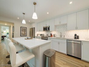 513 Broad Ave S in Naples, FL - Building Photo - Building Photo