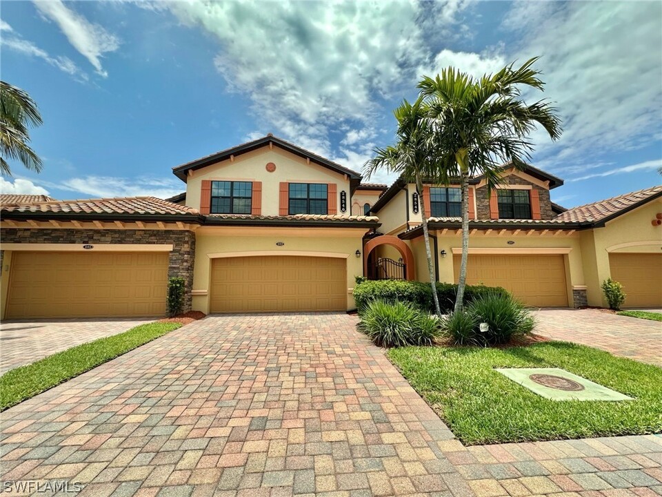 28546 Carlow Ct in Bonita Springs, FL - Building Photo