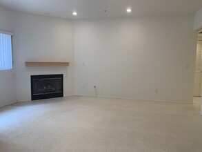 937 12th St, Unit 104 in Santa Monica, CA - Building Photo - Building Photo